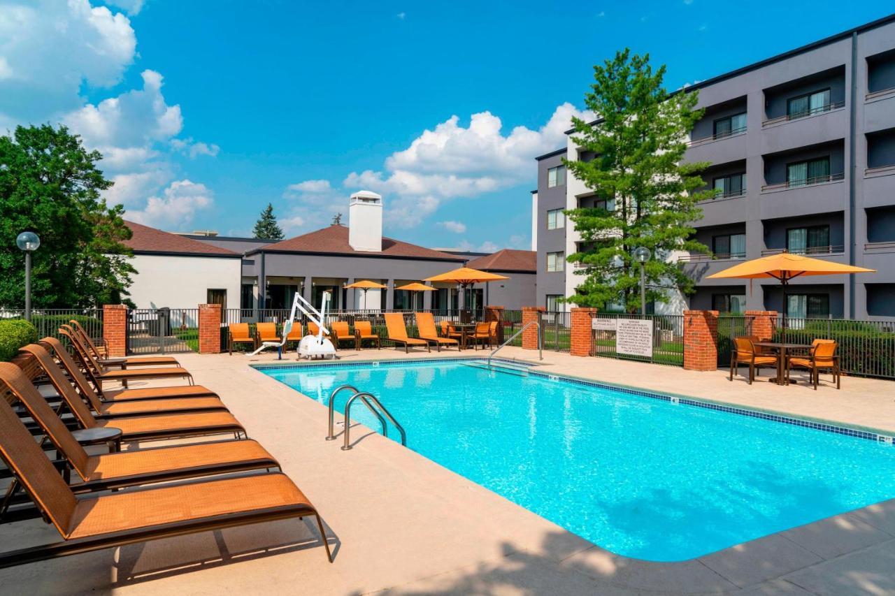 Courtyard By Marriott Louisville East Extérieur photo