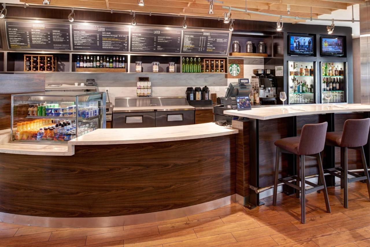 Courtyard By Marriott Louisville East Extérieur photo