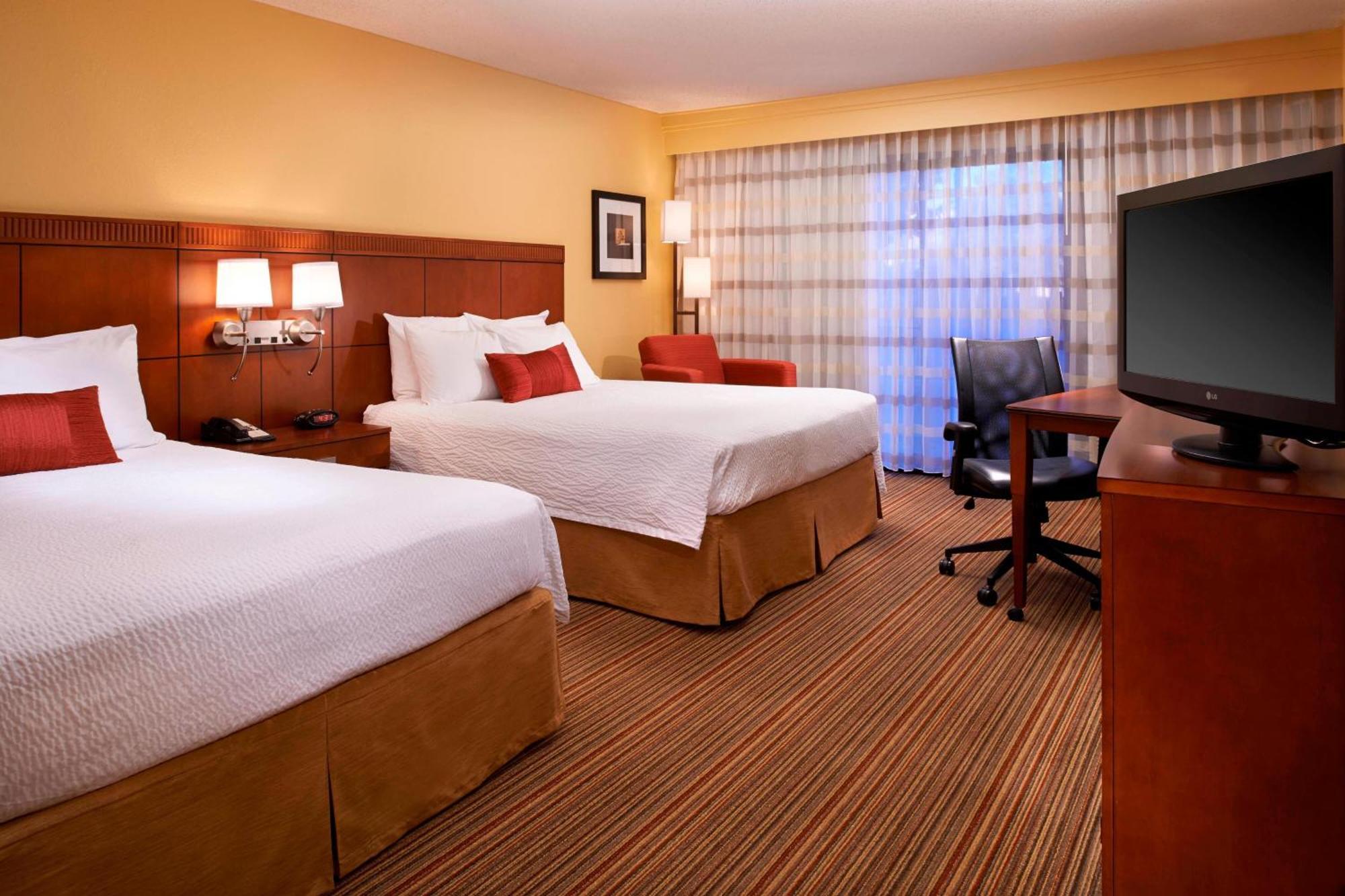 Courtyard By Marriott Louisville East Extérieur photo