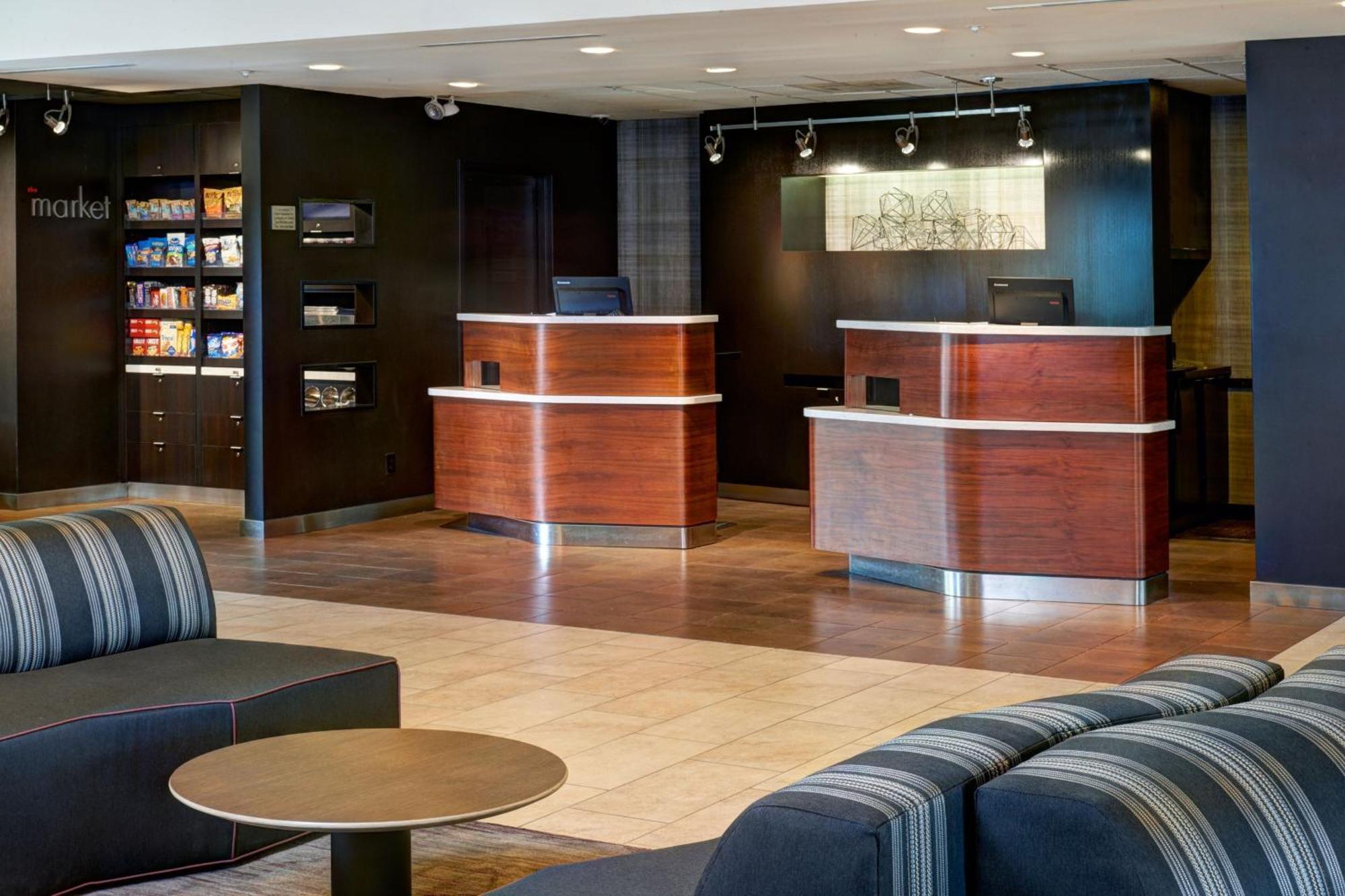 Courtyard By Marriott Louisville East Extérieur photo