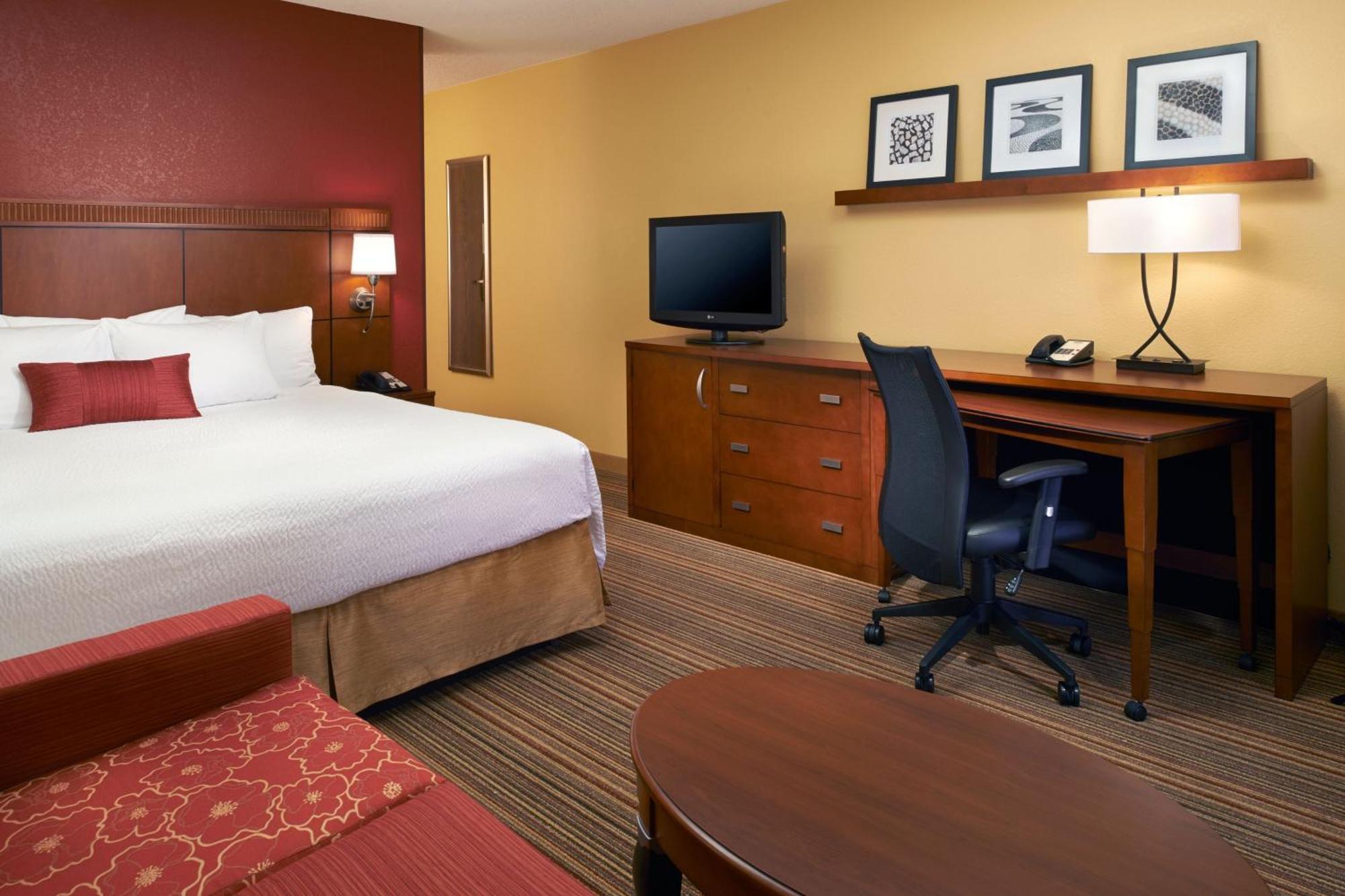 Courtyard By Marriott Louisville East Extérieur photo