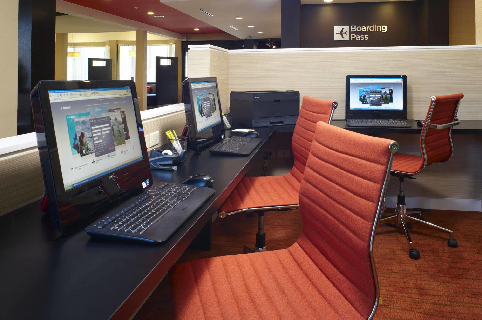 Courtyard By Marriott Louisville East Extérieur photo