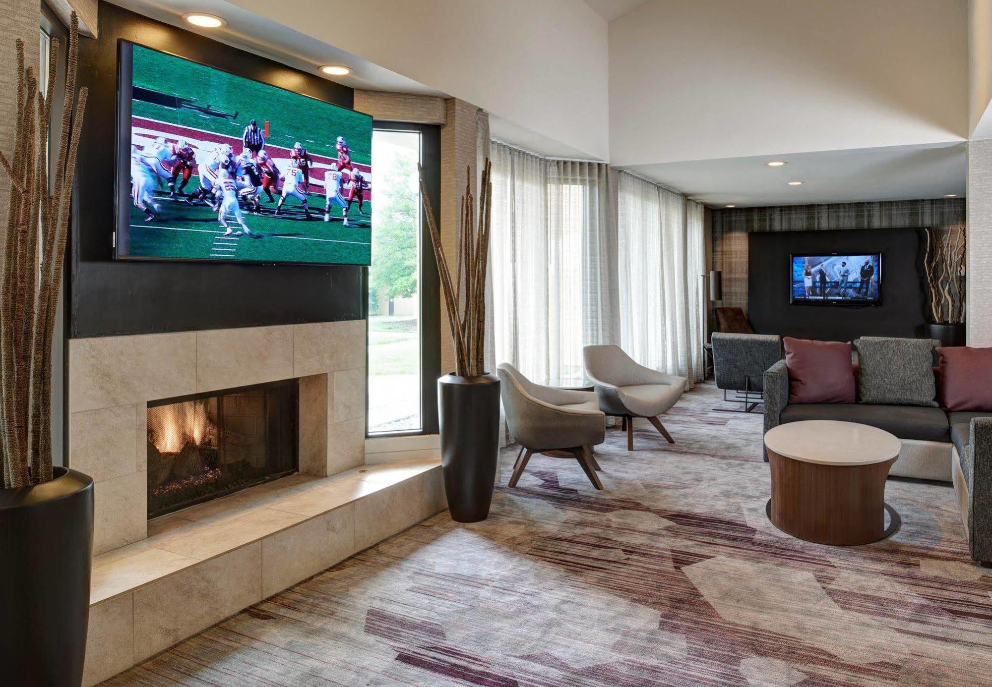 Courtyard By Marriott Louisville East Extérieur photo