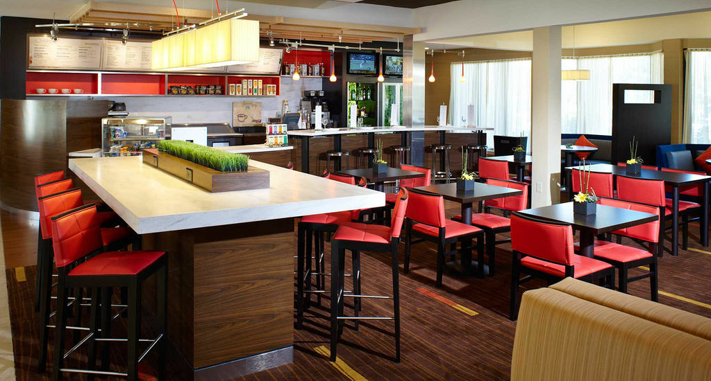 Courtyard By Marriott Louisville East Extérieur photo